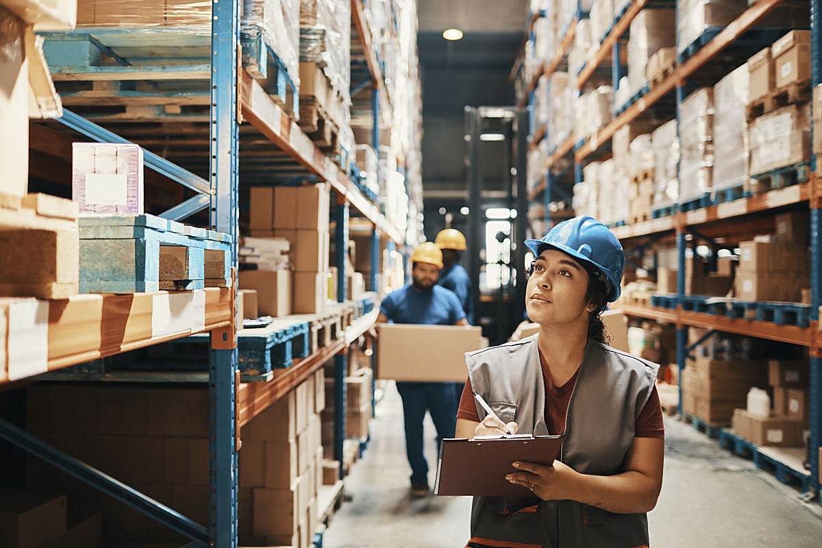 How to Reduce Labor Costs and Minimize Human Errors in Warehouse Operations Using Industrial AIDC Solutions