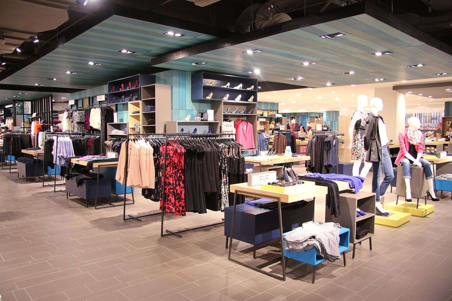 From Warehouse to Checkout: How Mobile Computers Have Become the Real-Time Inventory "Nervous System" of the Retail Industry