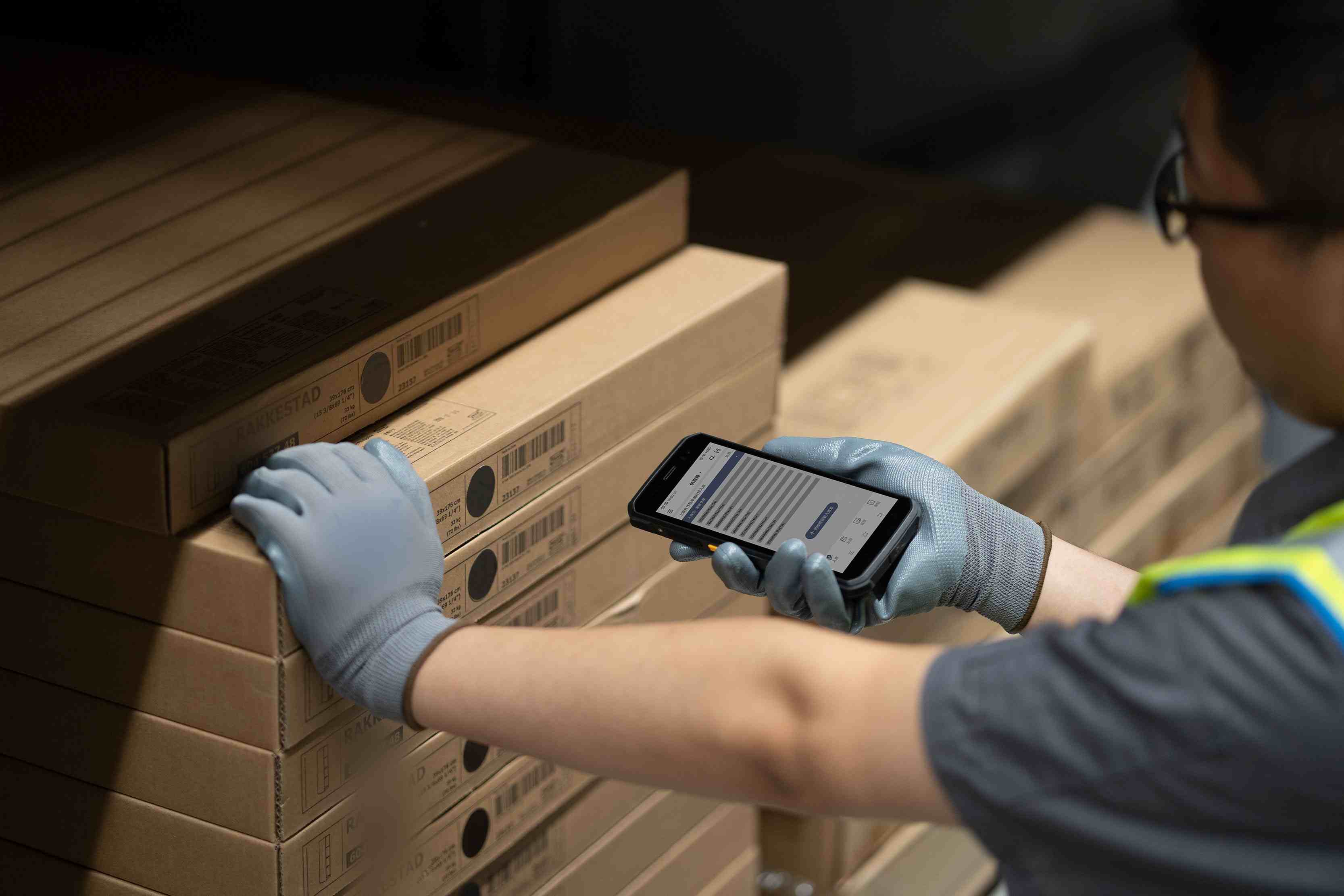 How Android PDA Scanners Reduce Errors in Warehouse Management Systems (WMS)